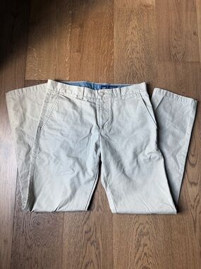 GAP Men's Chino Pants in Light Beige